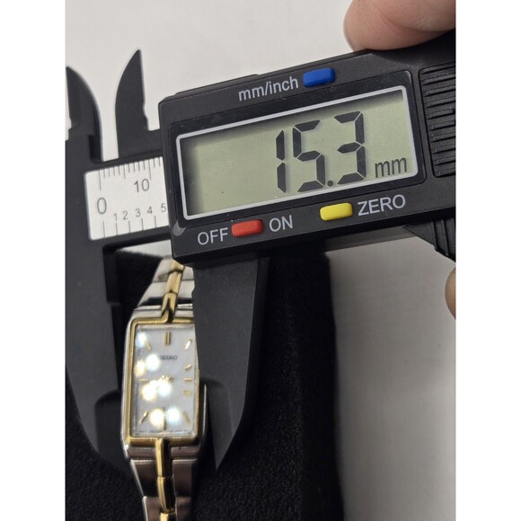 Seiko Solar Tank Ladies' 15mm Watch White Dial Two Tone V116-0Ah0. Runs Well. 6" - Picture 4 of 9